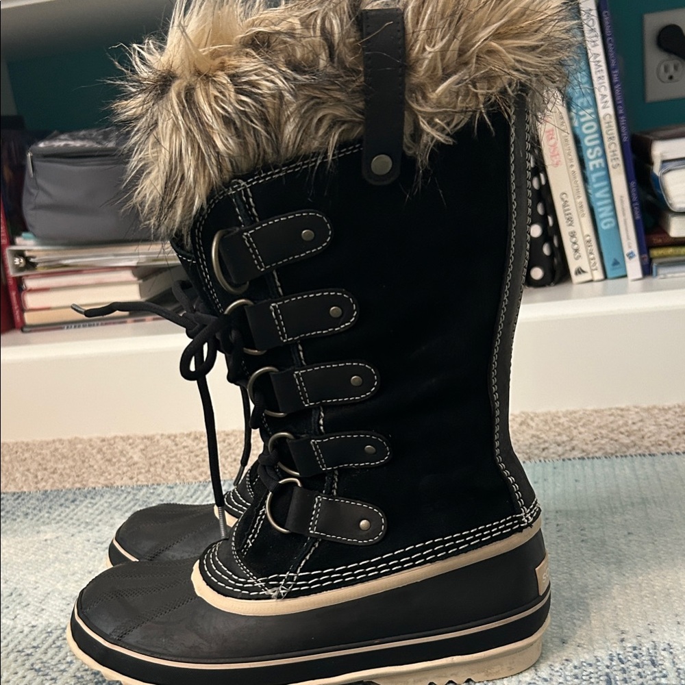 Sorel Black and Cream Fur-Lined Boots